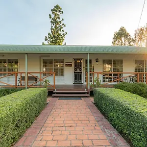birds-n-bloom-cottages.queenslandhotels.net/